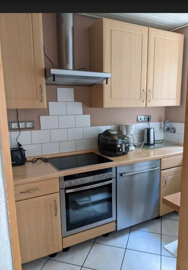 Apartment Monteurwohnung Mit Garten Duesseldorf 6 Personen