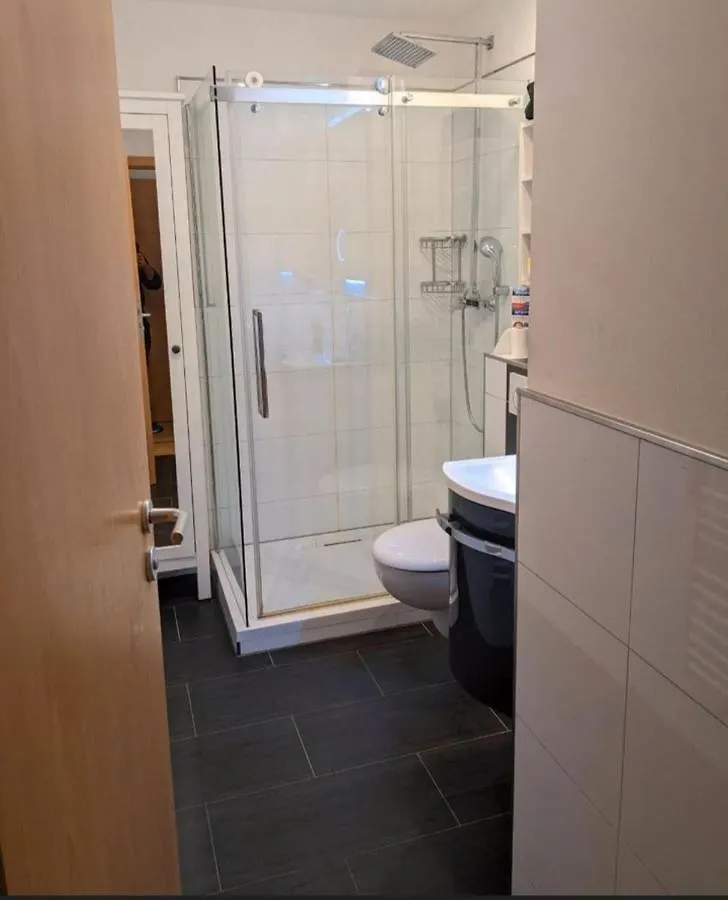 Monteurwohnung Mit Garten Duesseldorf 6 Personen 0*, Dusseldorf