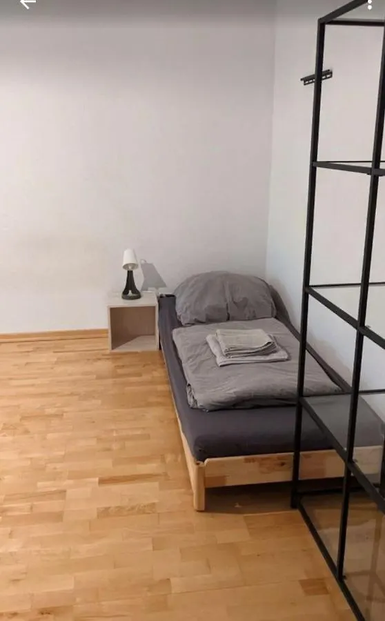Monteurwohnung Mit Garten Duesseldorf 6 Personen Germany