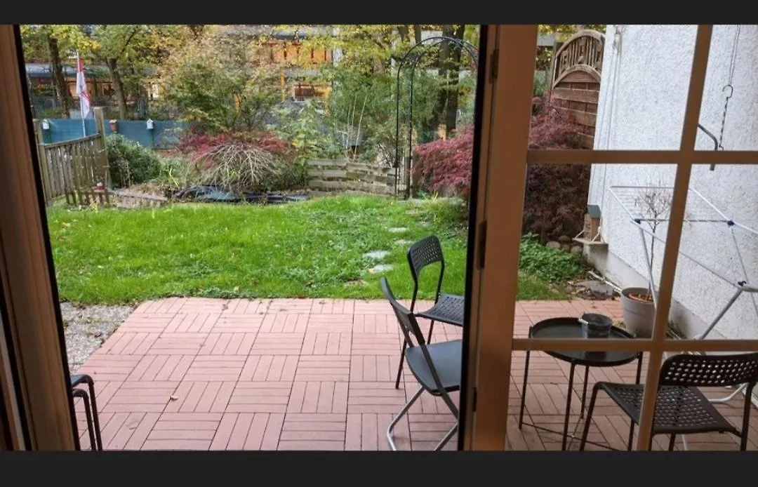 Monteurwohnung Mit Garten Duesseldorf 6 Personen Dusseldorf