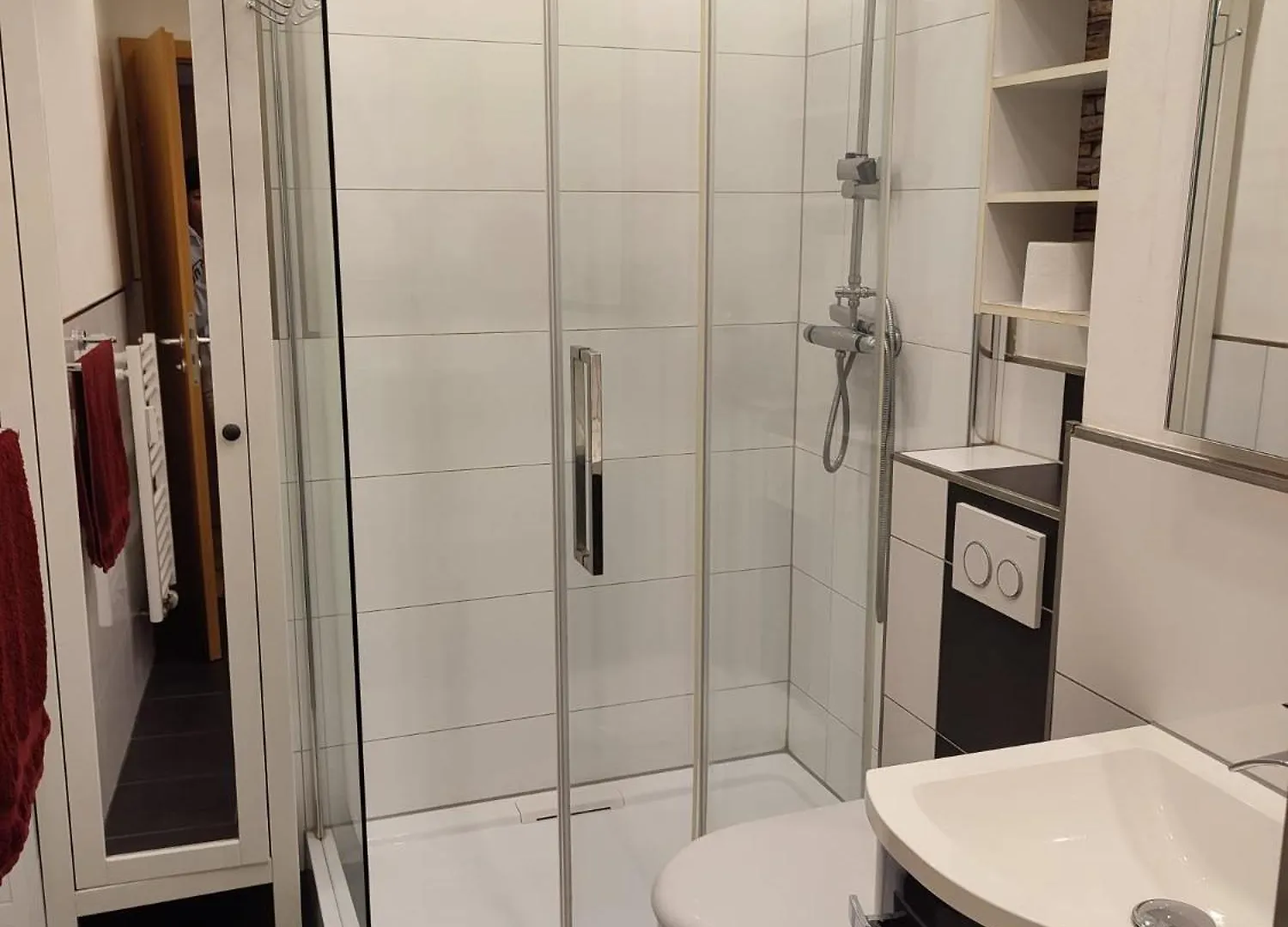 Apartment Monteurwohnung Mit Garten Duesseldorf 6 Personen