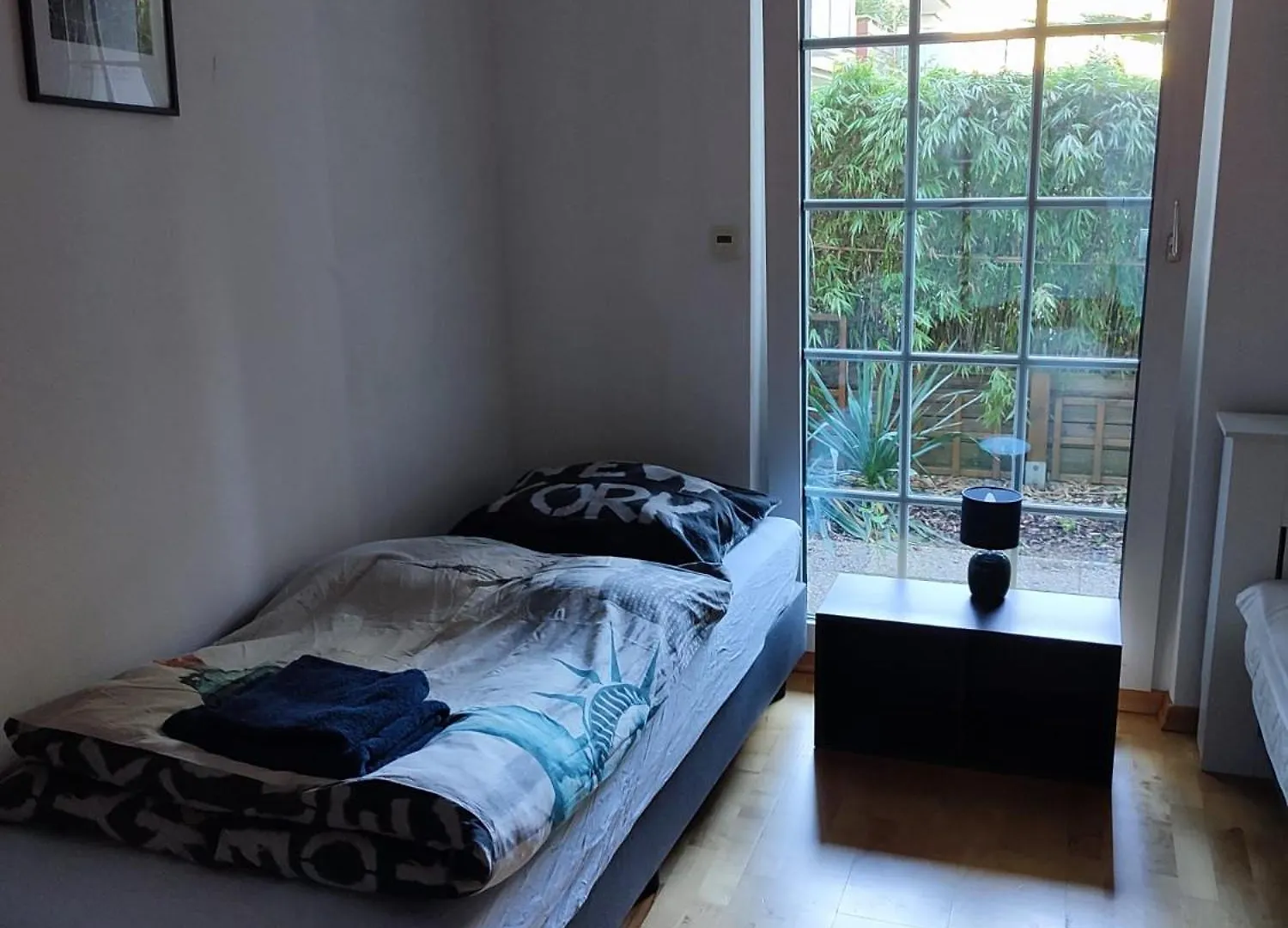 Apartment Monteurwohnung Mit Garten Duesseldorf 6 Personen