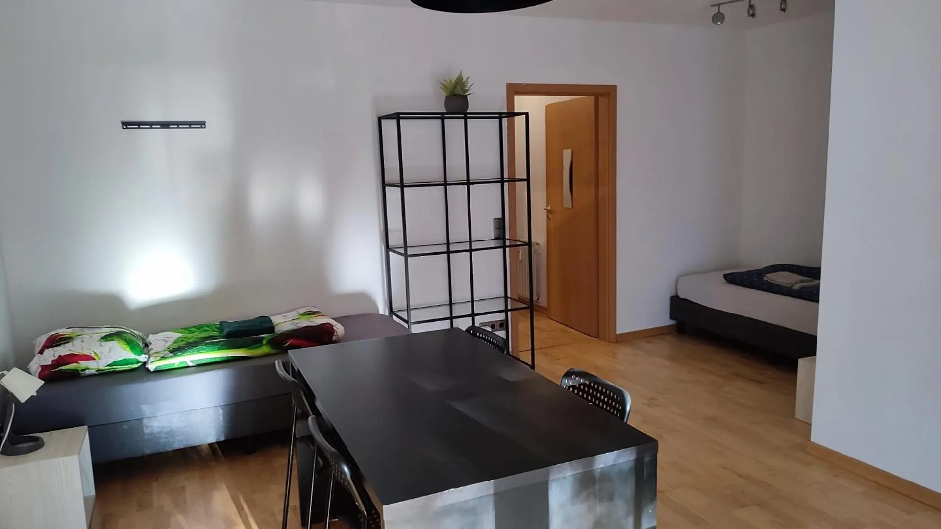 Monteurwohnung Mit Garten Duesseldorf 6 Personen Germany